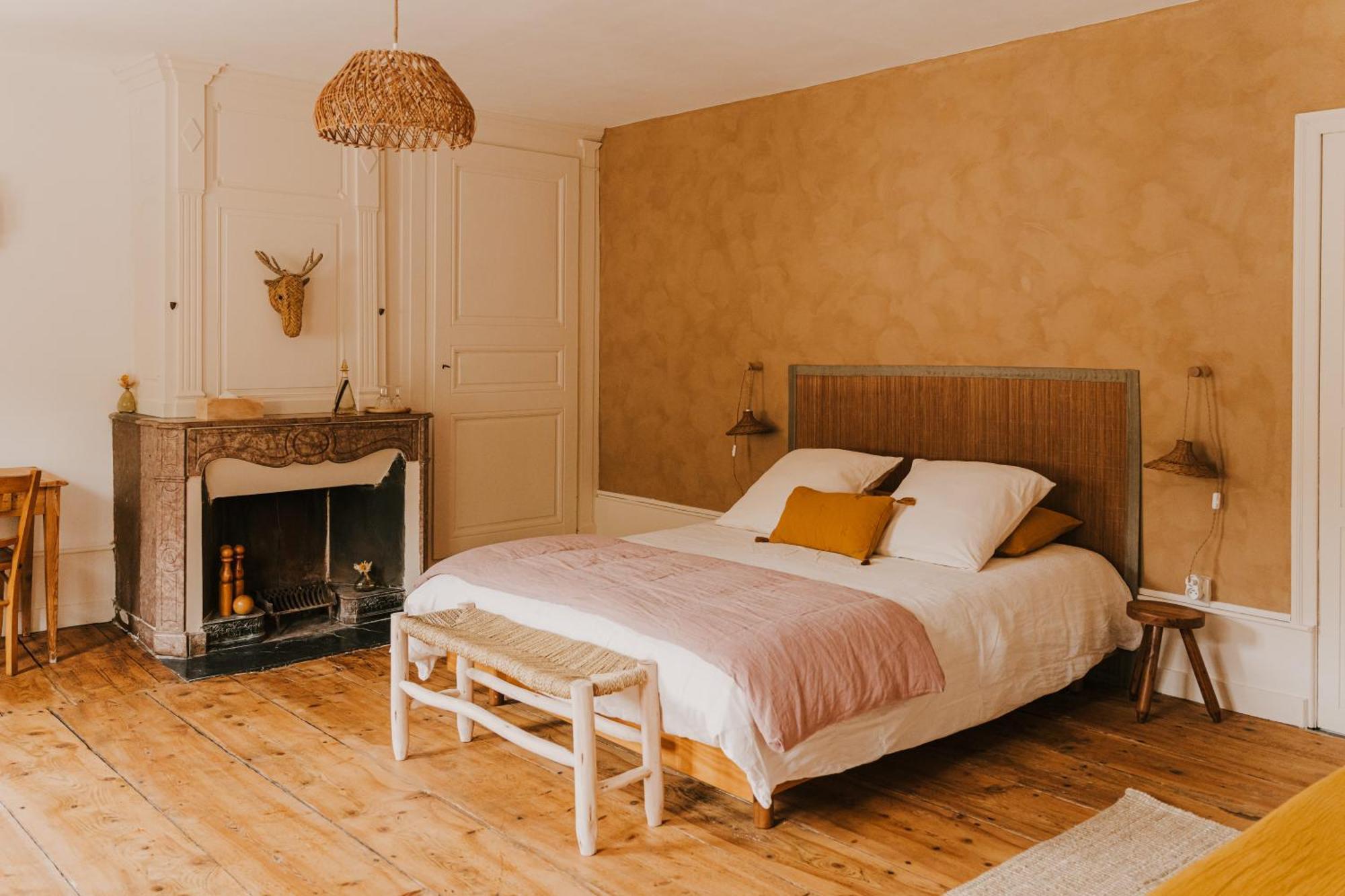 Maison D'Hotes Et Gite De Charme Avec Piscine, La Lhuiseraie Εξωτερικό φωτογραφία